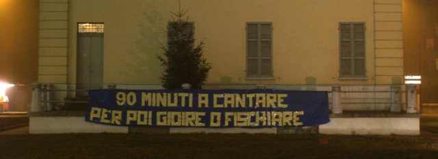 Parma-Lecce: striscione appeso al Petitot.