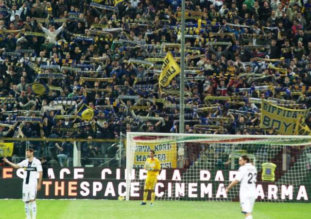 Parma - Inter: sciarpata
