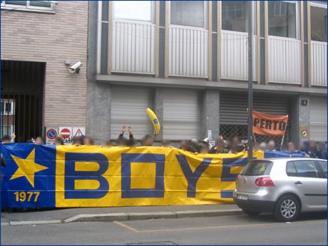 BOYS PARMA a Milano. Protesta davanti alla Lega Calcio