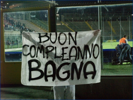 BOYS PARMA a Bergamo per Albinoleffe-PARMA. Striscione: ''Buon compleanno Bagna''