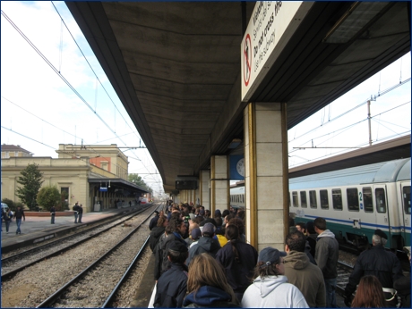 Trasferta di Piacenza. BOYS a PARMA 1977 in stazione Fs a Parma