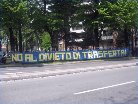 Striscione BOYS in viale Partigiani: ''No al divieto di trasferta!''