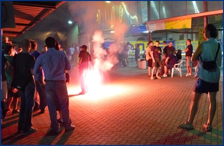 Torce nella notte del BOYSraduno2008. Foto ultras