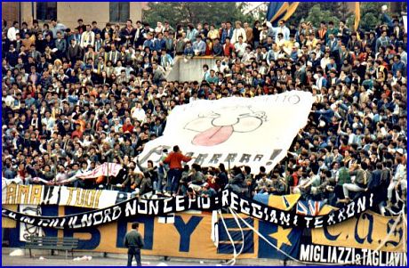 PARMA-Reggiana 04-05-1986. Striscioni anti-reggiani in Curva Nord