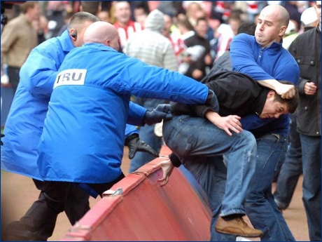 25-10-2008 Sunderland-Newcastle, incidenti tra tifosi