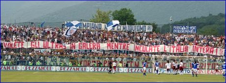 Brescia, 21-05-2006. I Brescia 1911 Curva Nord espongono lo striscione: 'Volete gli Ultras in galera mentre inculate l'Italia intera!'