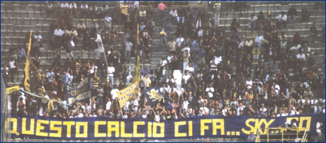 Stagione 2003/04. Bologna-Parma. Striscione BOYS: 'Questo calcio ci fa... Sky...fo'