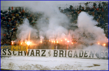 18-01-1987. BOYS in Curva a Cesena, sulla sinistra è visibile lo Striscione C.U.S.