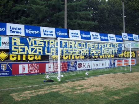 Amichevole Parma - Feralpi Salò: striscione