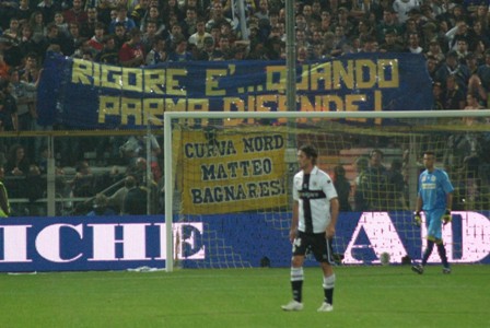 Striscione Boys in Curva Nord: rigore è... quando Parma difende!