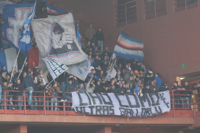 Striscione per il Como da parte degli UTC