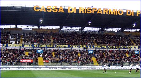 BOYS, striscione nei distinti: 'La squadra vince ma continua l'omertà... Diteci qual'è il vero prezzo di questa società!'