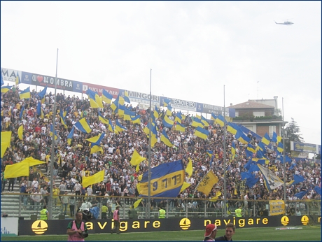 BOYS, curva nord di Parma. Il nostro tifo. Bandiere