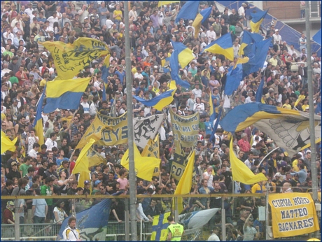 BOYS, curva nord di Parma. Il nostro tifo. Bandiere