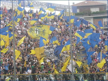 BOYS, curva nord di Parma. Il nostro tifo. Bandiere