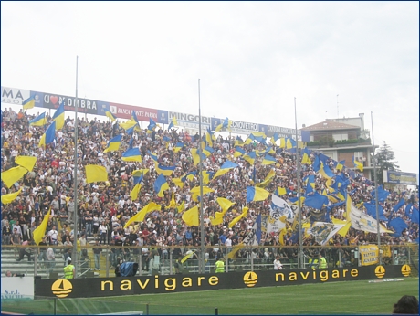 BOYS, curva nord di Parma. Il nostro tifo. Bandiere