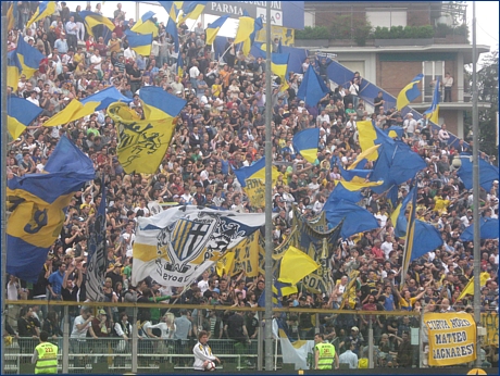 BOYS, curva nord di Parma. Il nostro tifo. Bandiere