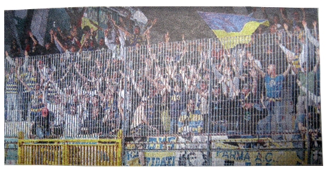 Ultras e tifosi giallobl ad Avellino. Foto della Gazzetta di Parma