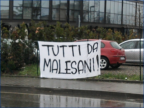 Striscione BOYS: ''Tutti da Malesani!''