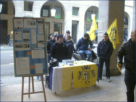 13-03-2010 Banchetto BOYS in via Mazzini per la 5a Riffa dei BOYS PARMA 1977