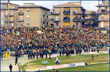 Parma-Bologna 31-03-1985. BOYS PARMA 1977, foto ultras