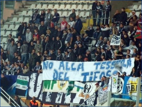 Bordeaux: striscione ''No alla Tessera del Tifoso''